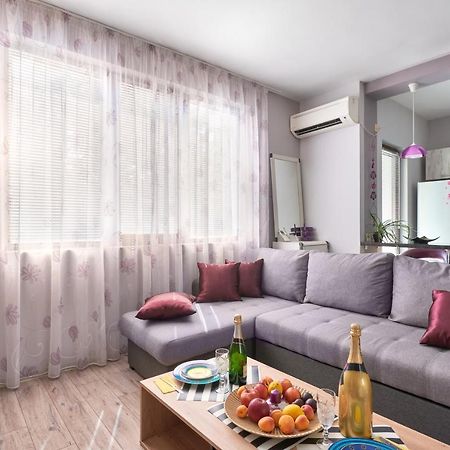 Ferienwohnung Ултра Виолет/Ultraviolet Burgas City Exterior foto